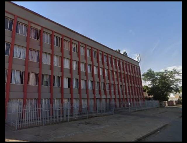 1 BEDROOM APARTMENT FOR SALE IN RUSTENBURG CENTRAL